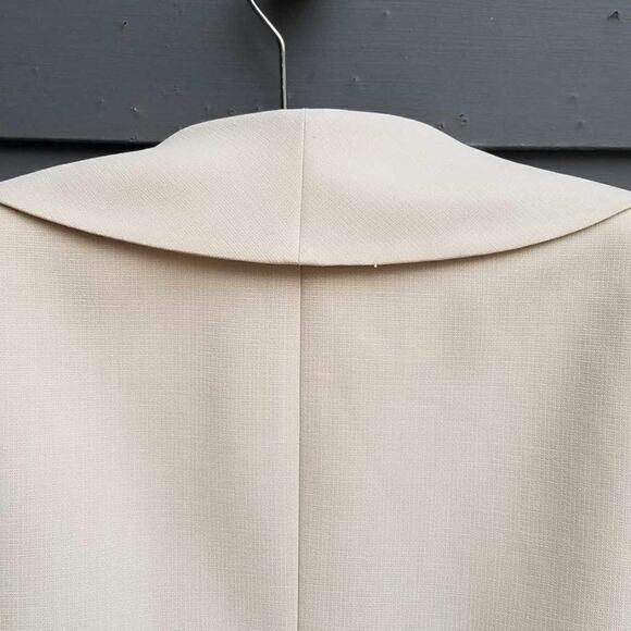 Kasper Tan Lightweight Ruffle Collar Pants Suit Size 16 - Picture 6 of 12